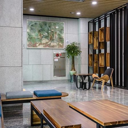 With City Hotel Чеджудо Экстерьер фото